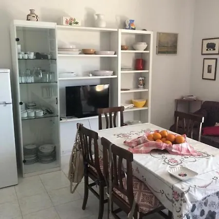 Vicino Al Mare E Al Centro Apartment *